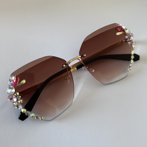 UV400 Rhinestone Deluxe Sunglasses - Picture 1 of 17